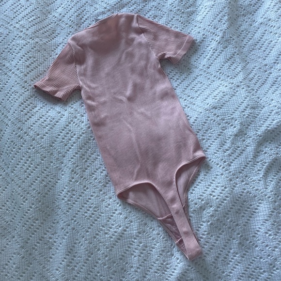 Bundle of Aritzia Bodysuits / tops - Picture 4 of 13